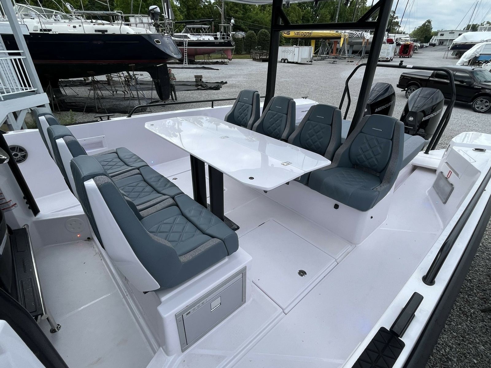 2025 Axopar 37 Sun Top