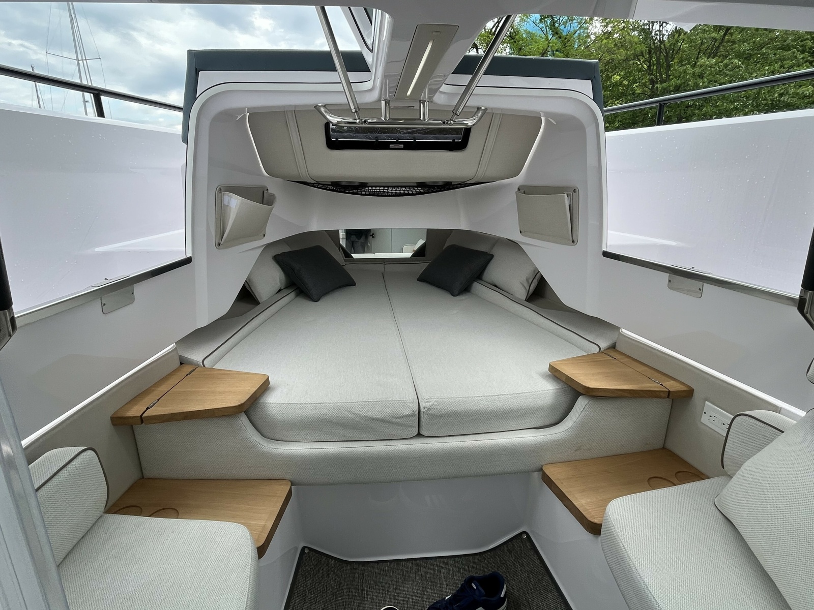 2025 Axopar 37 Sun Top