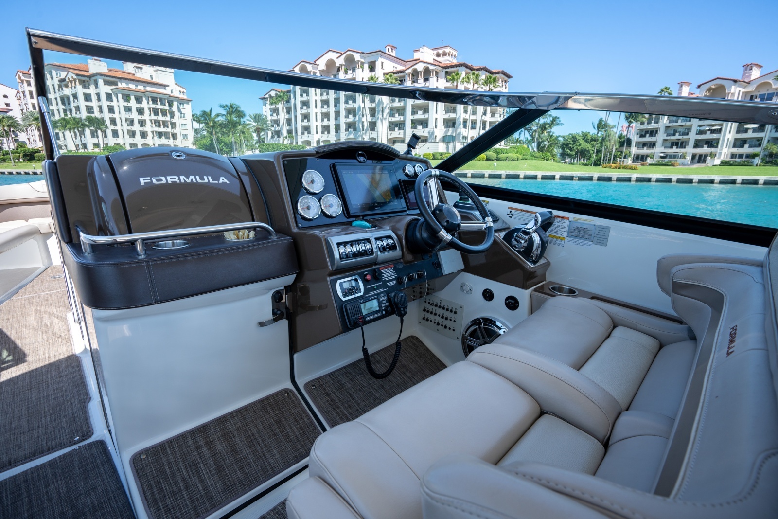 2018 Formula 350 Crossover Bowrider