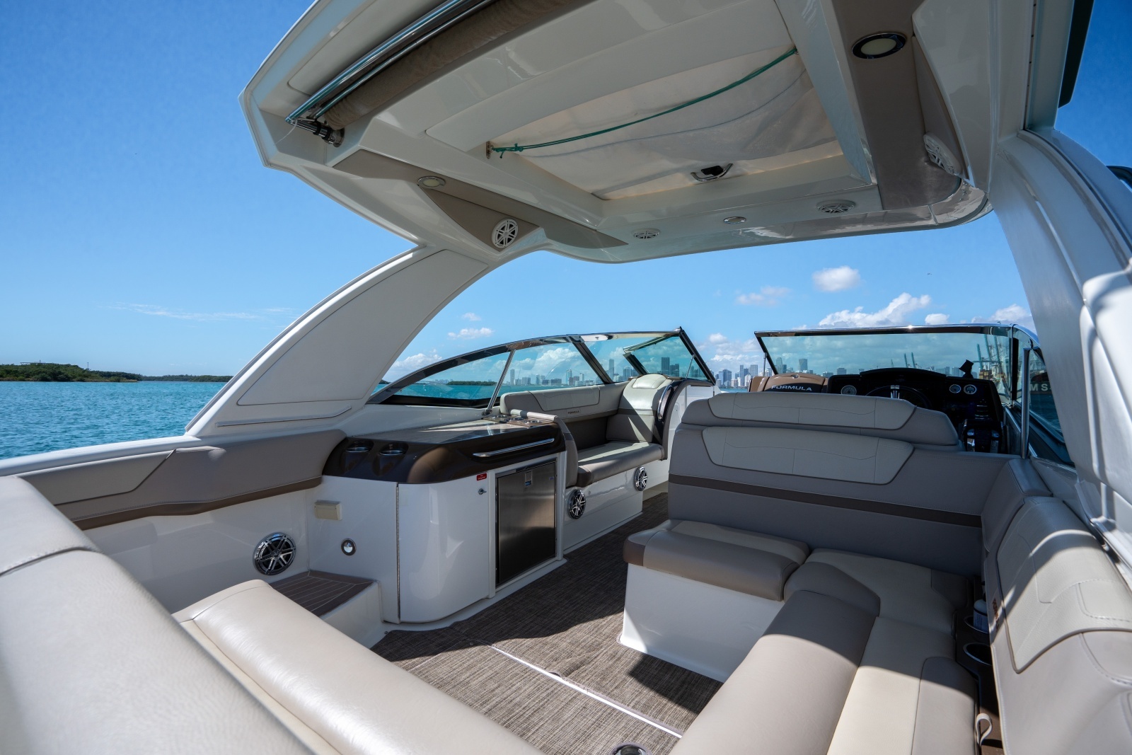 2018 Formula 350 Crossover Bowrider