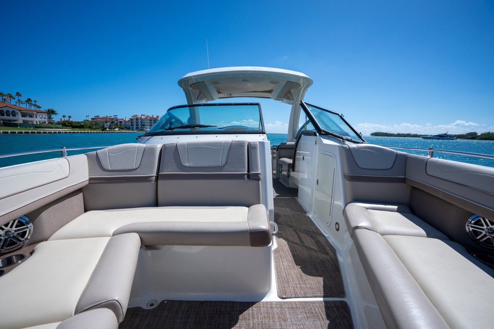 2018 Formula 350 Crossover Bowrider