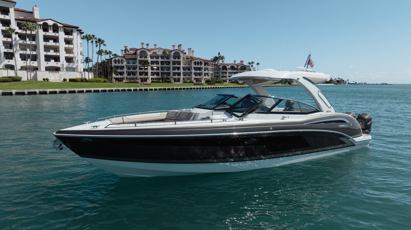 2018 Formula 350 Crossover Bowrider