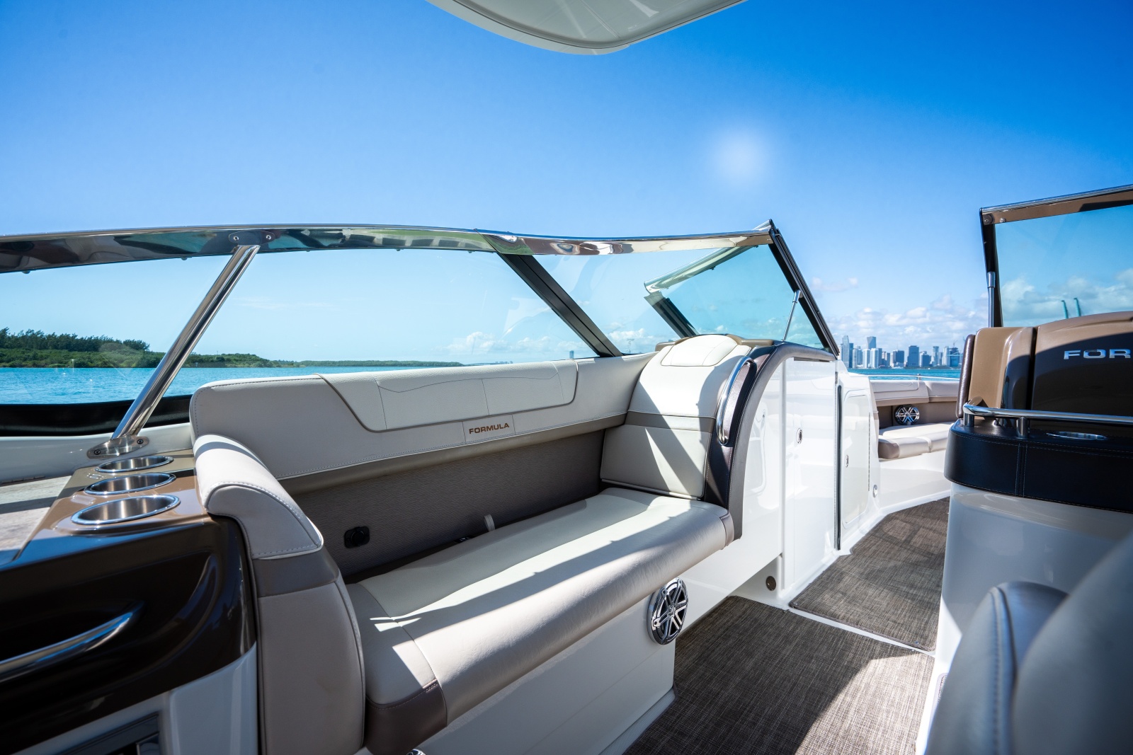 2018 Formula 350 Crossover Bowrider