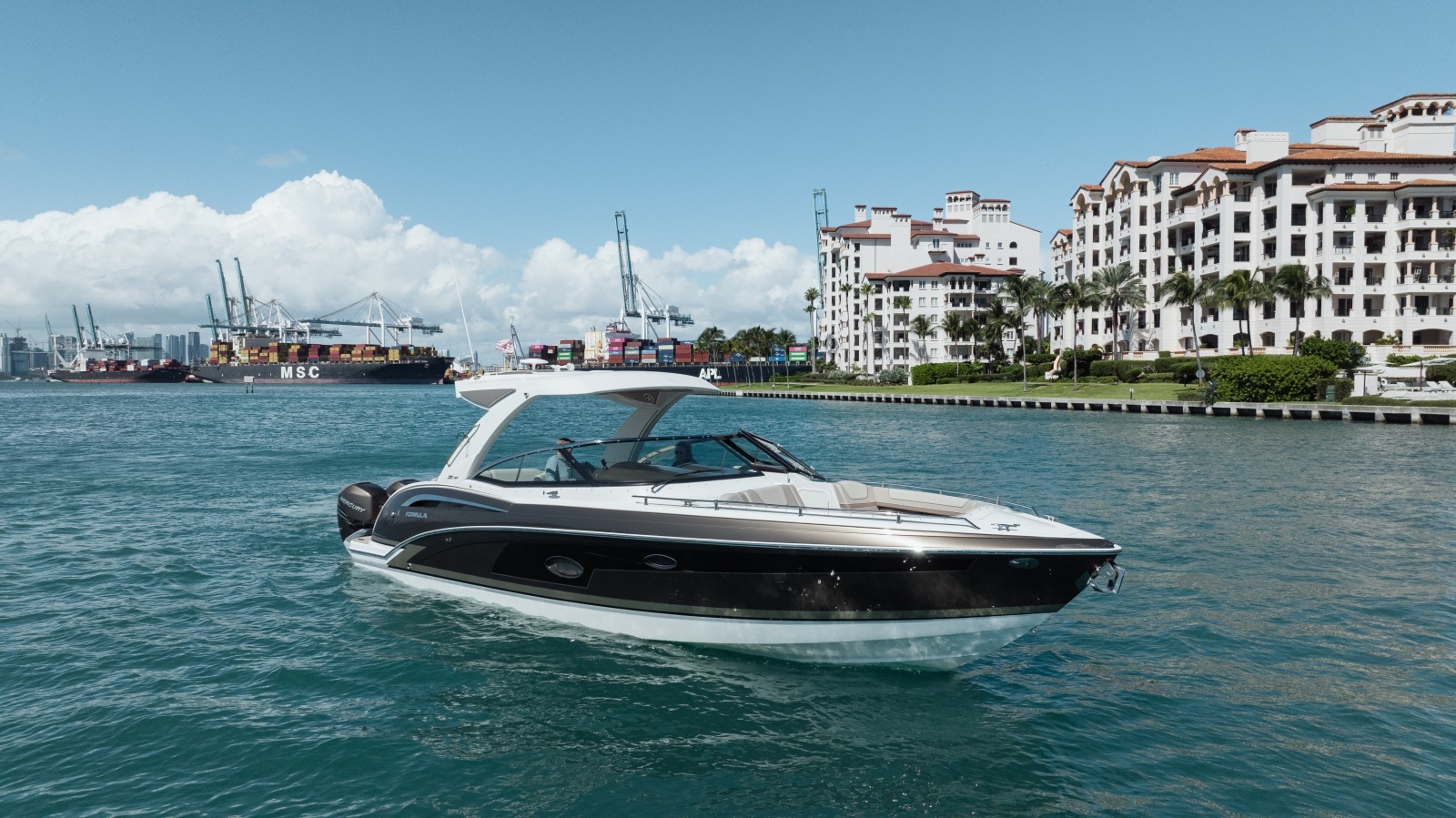 2018 Formula 350 Crossover Bowrider