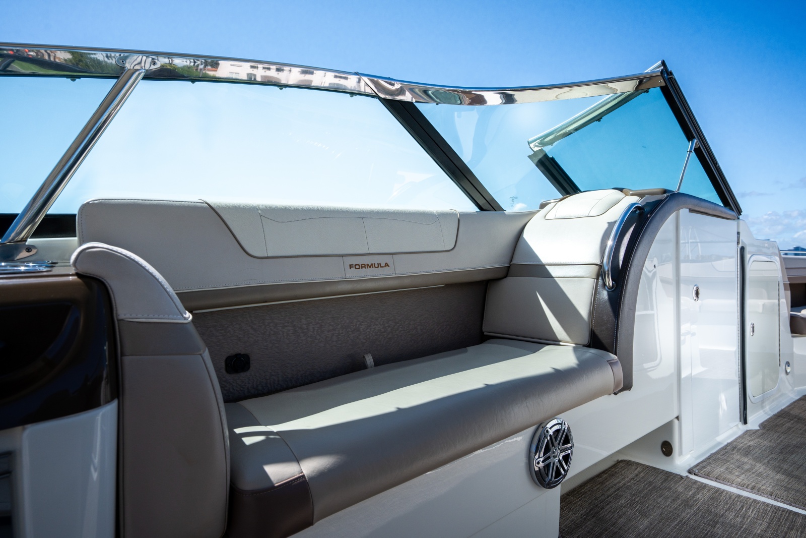 2018 Formula 350 Crossover Bowrider