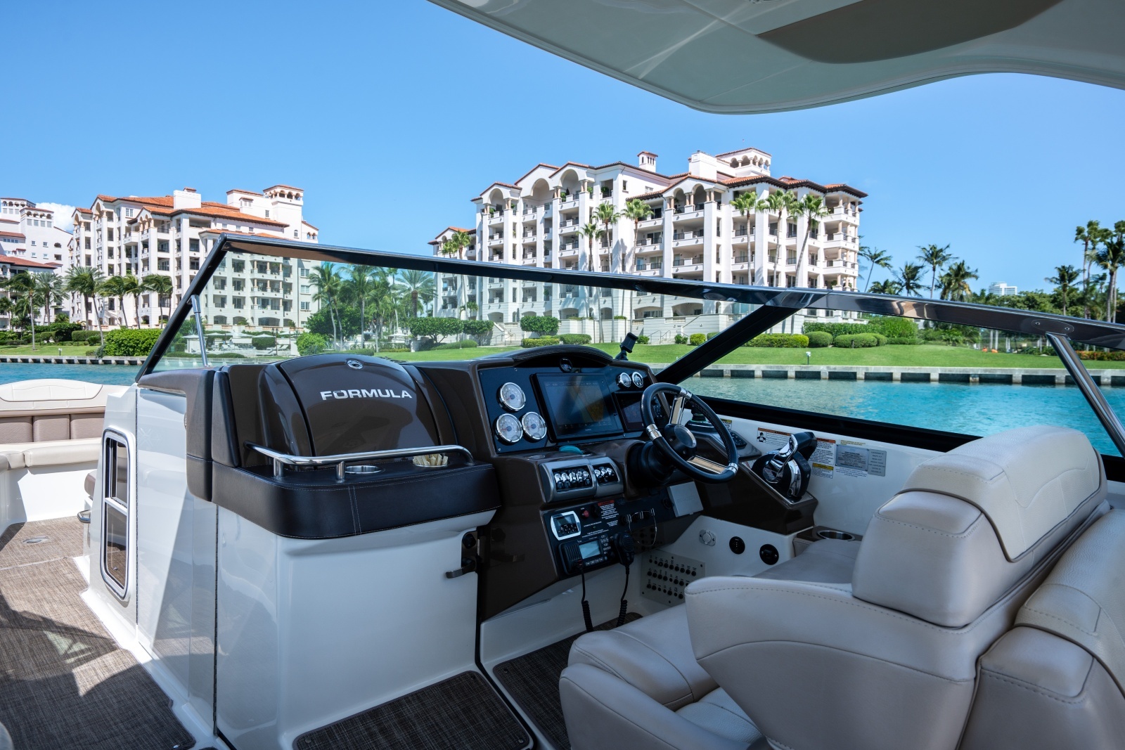 2018 Formula 350 Crossover Bowrider