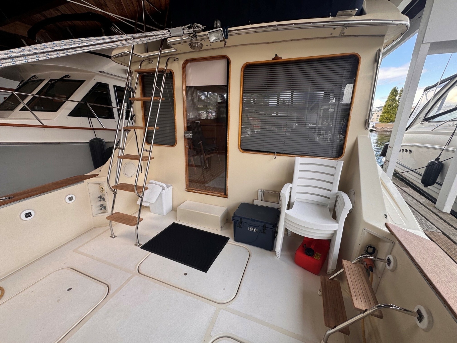 LOVE IS 44ft Chris Craft Yacht For Sale