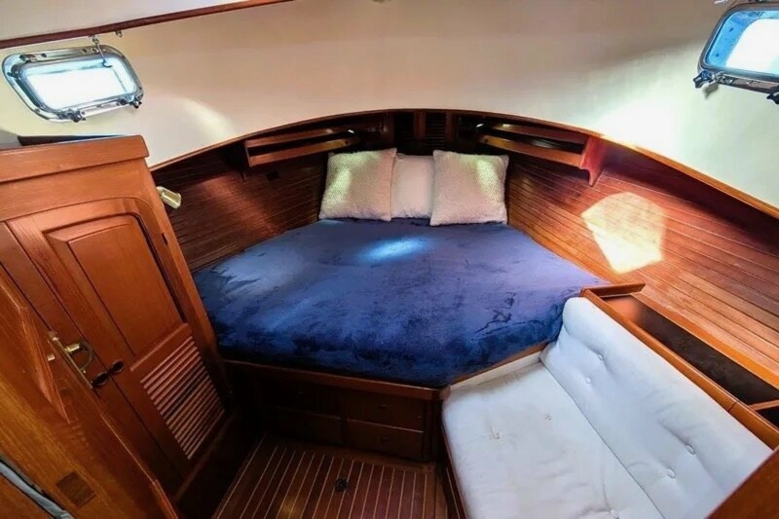 Tucker 37ft Lord Nelson Yacht For Sale