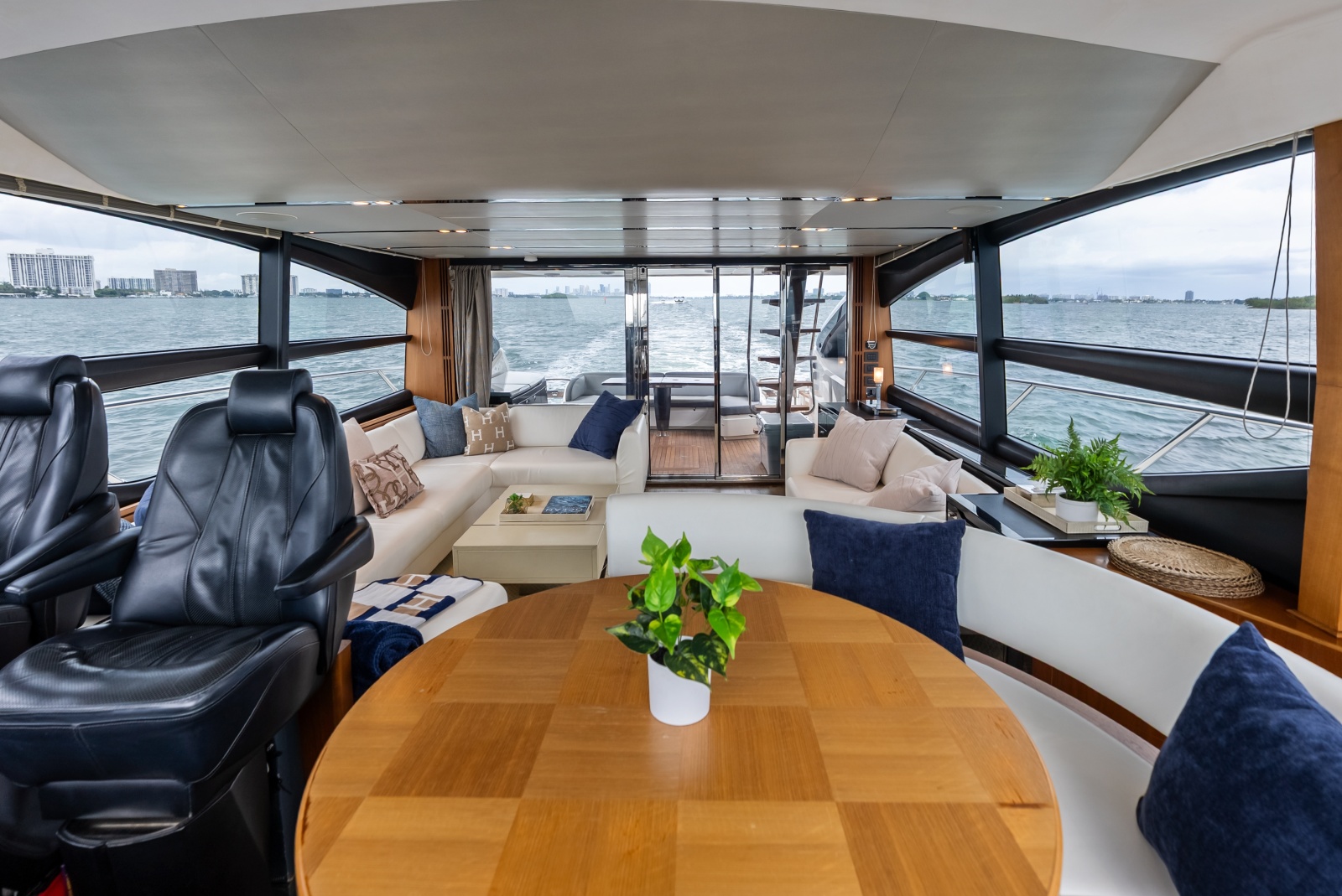 2014 Princess S72