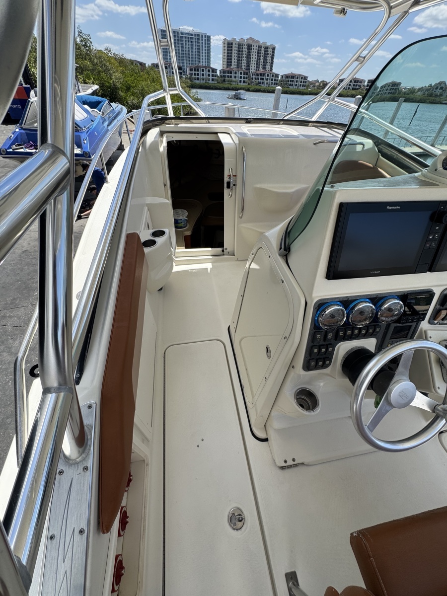 33ft Hydra Sports Yacht For Sale
