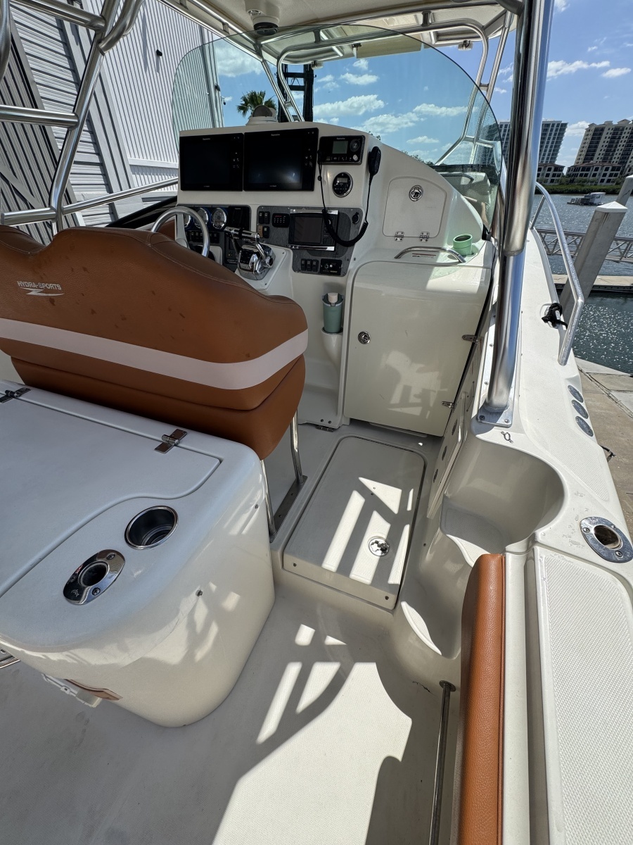 33ft Hydra Sports Yacht For Sale