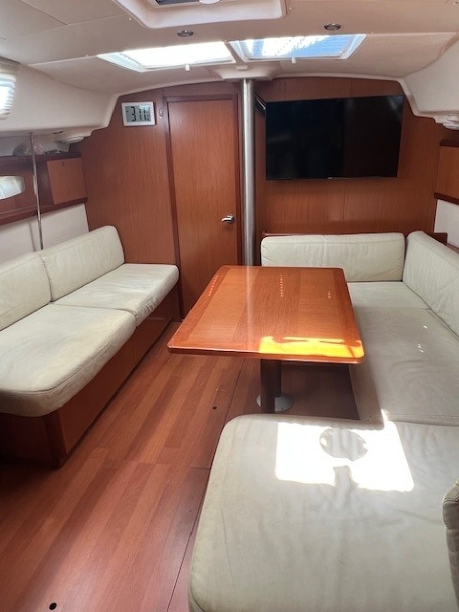 Sisu 43ft Beneteau Yacht For Sale