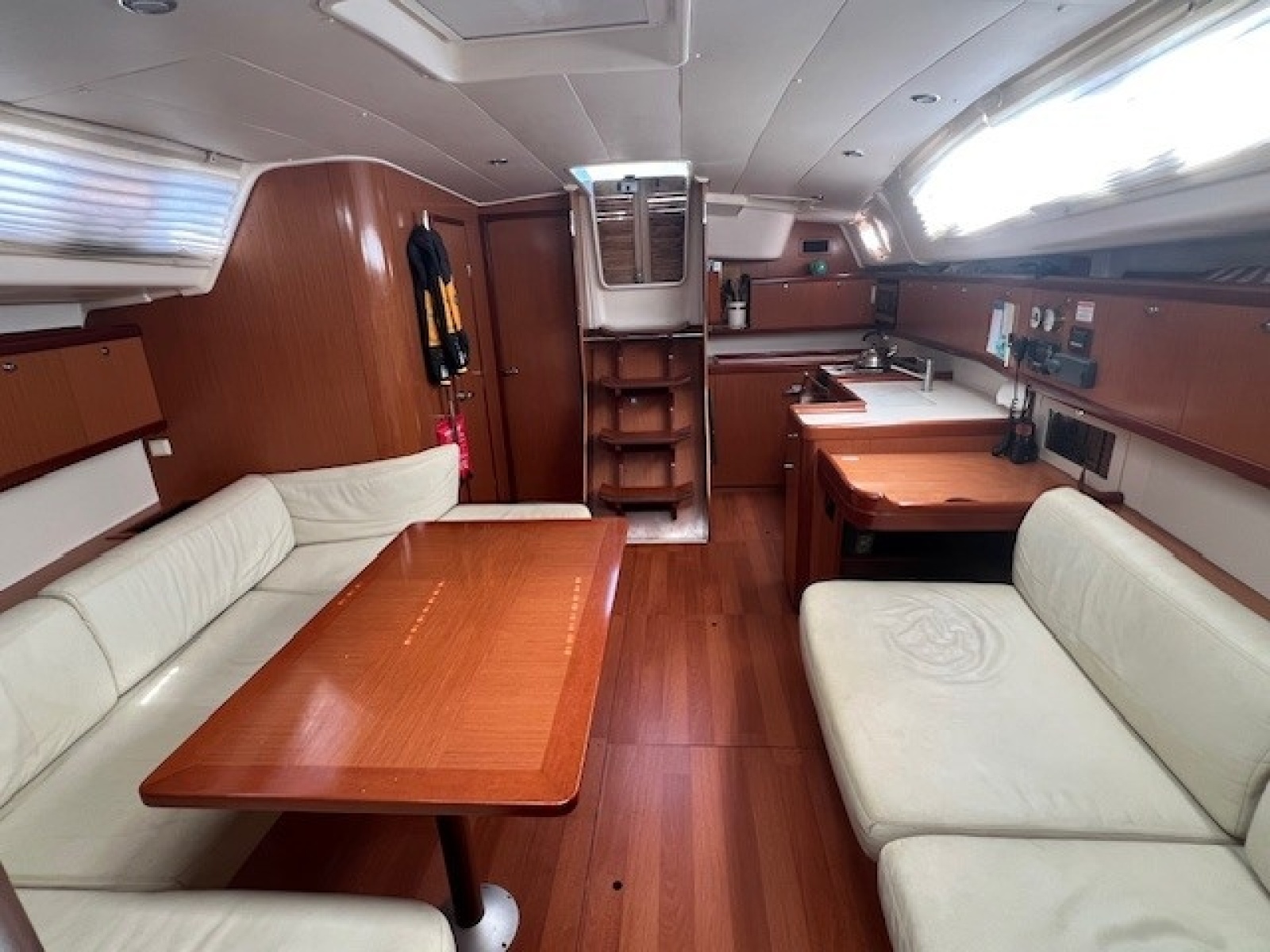 2009 Beneteau Oceanis 43