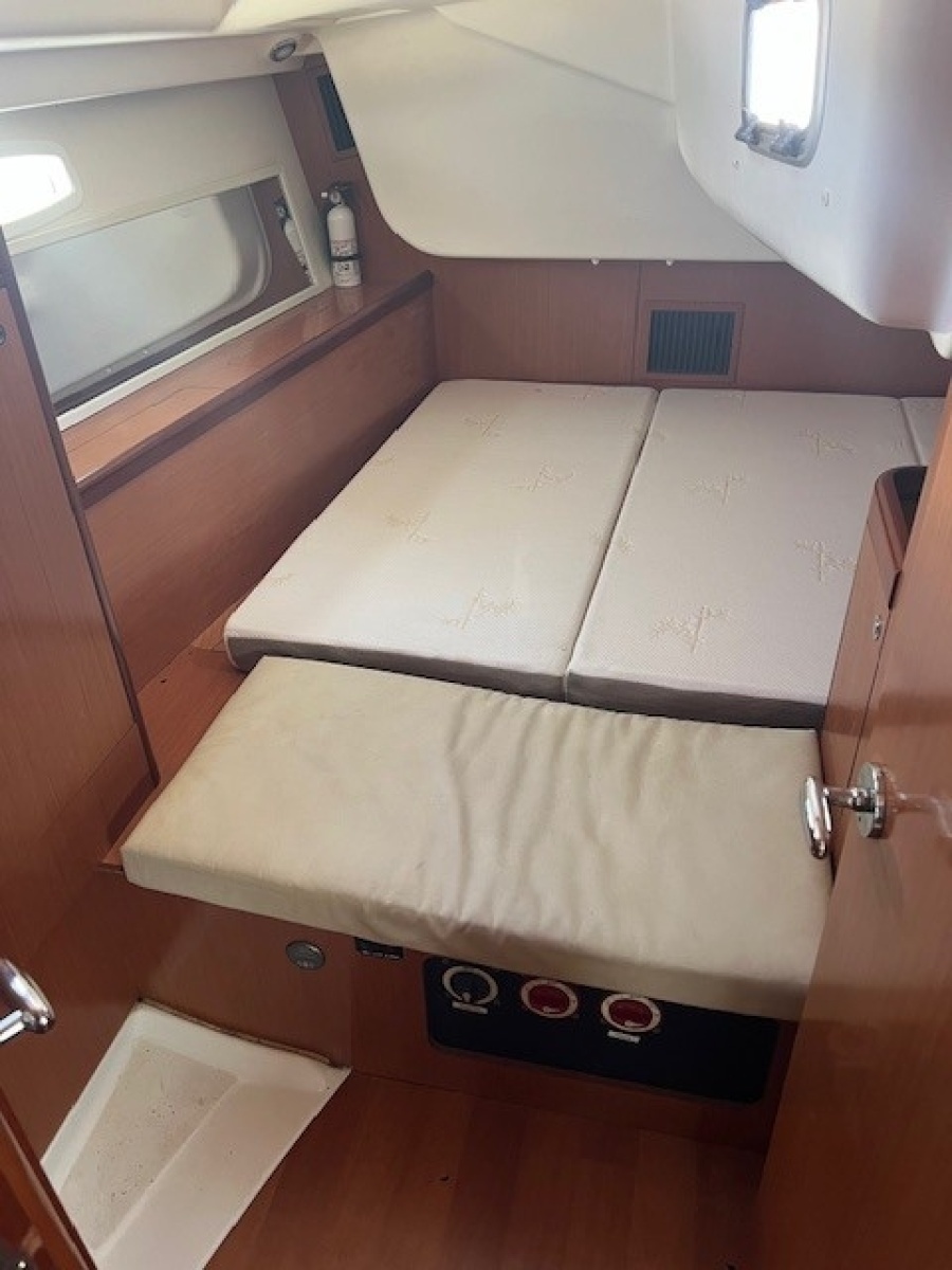 Sisu 43ft Beneteau Yacht For Sale