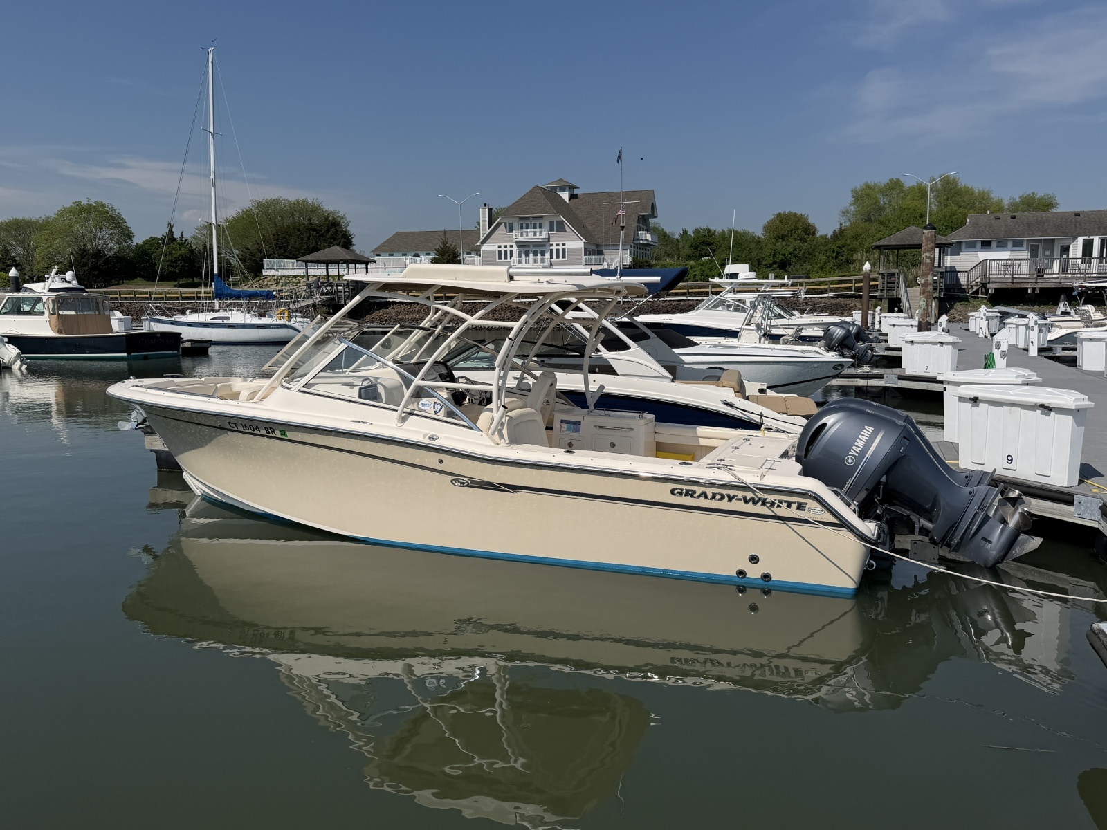 27ft Grady White Yacht For Sale