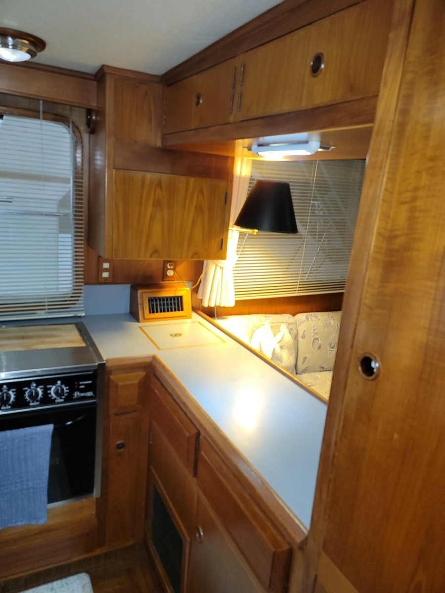1990 DeFever Offshore Cruiser