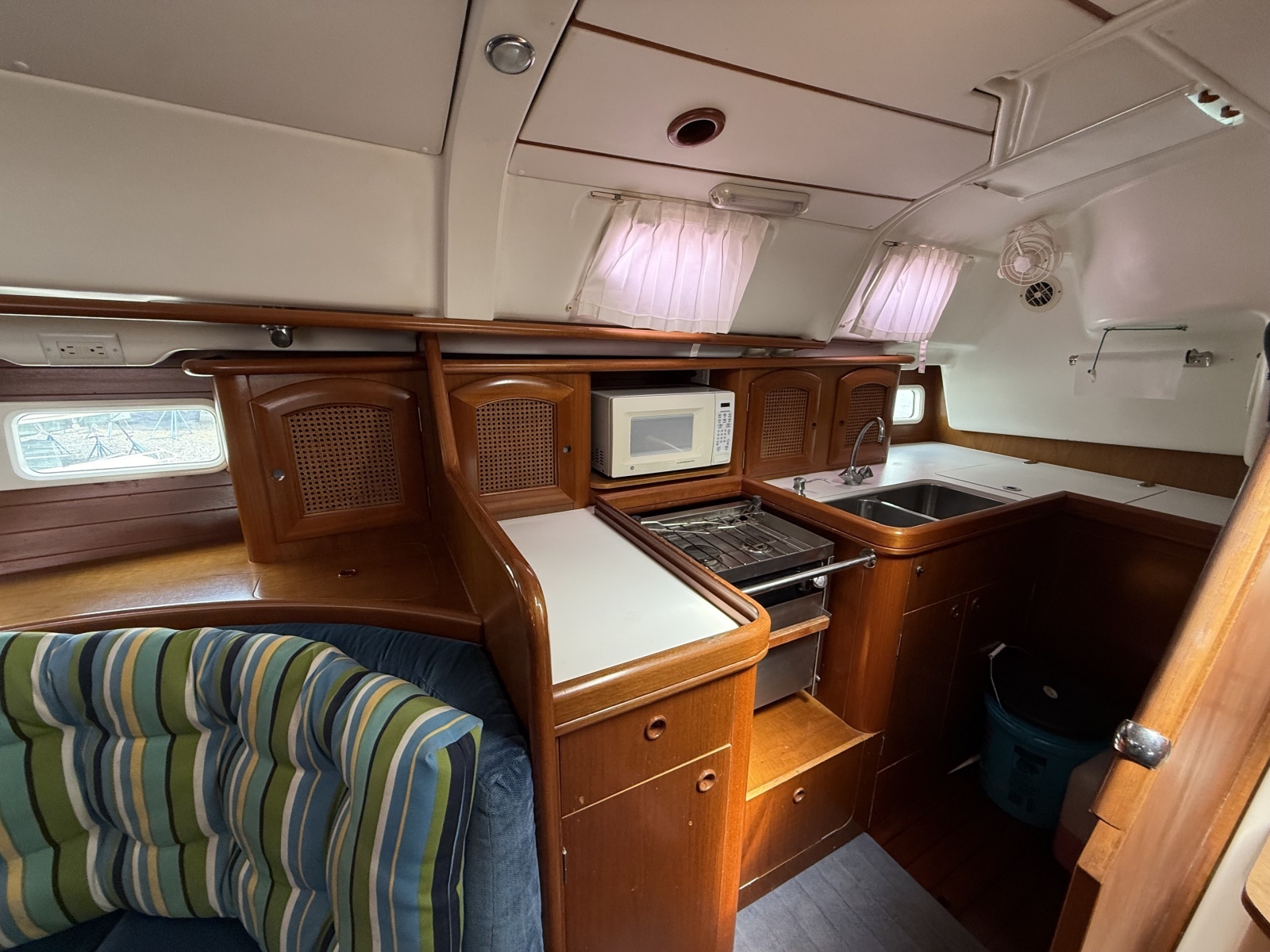 1998 Beneteau 411