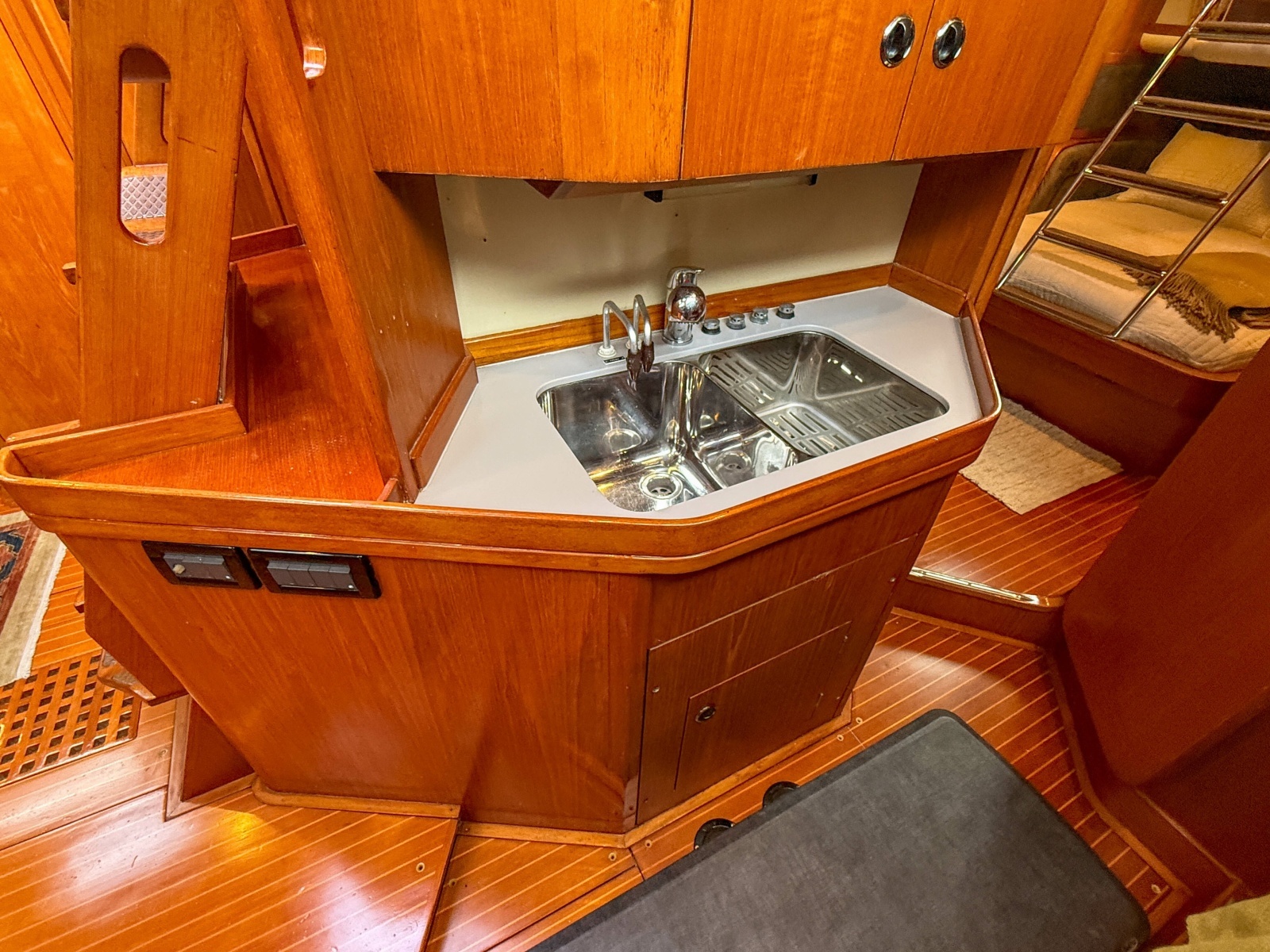1990 Baltic 52