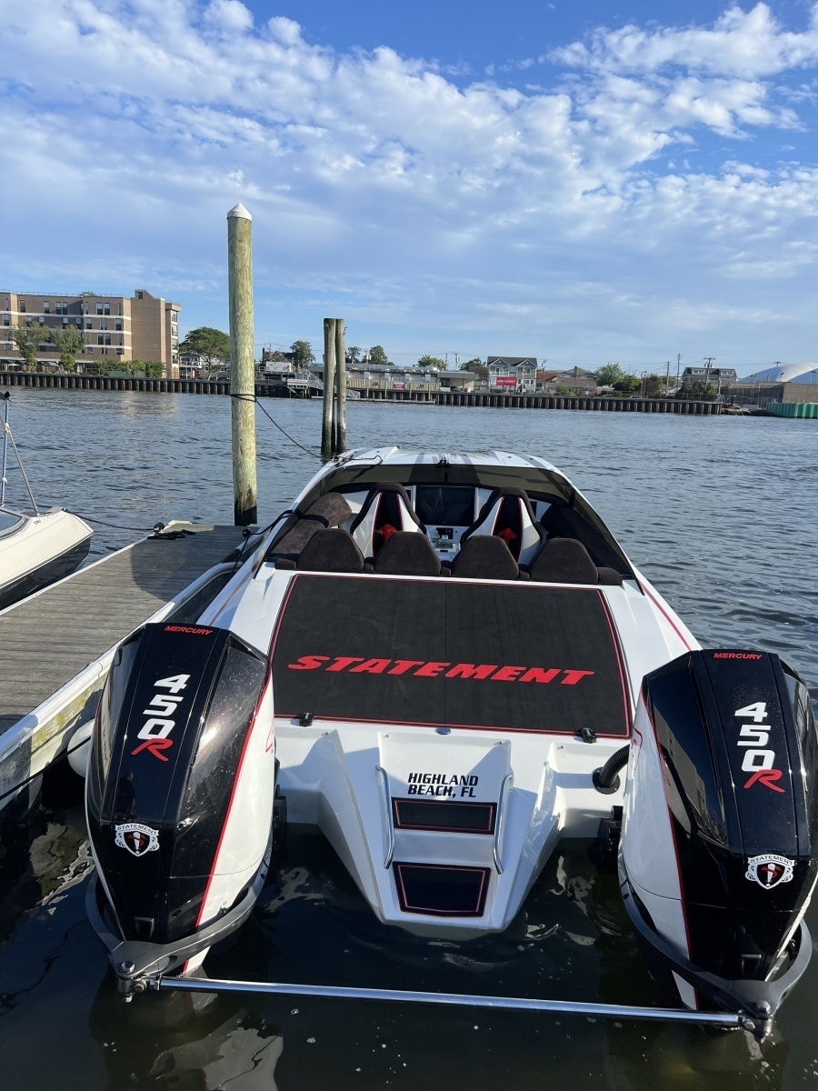 36ft Statement Yacht For Sale