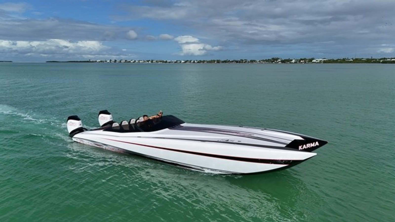 36ft Statement Yacht For Sale
