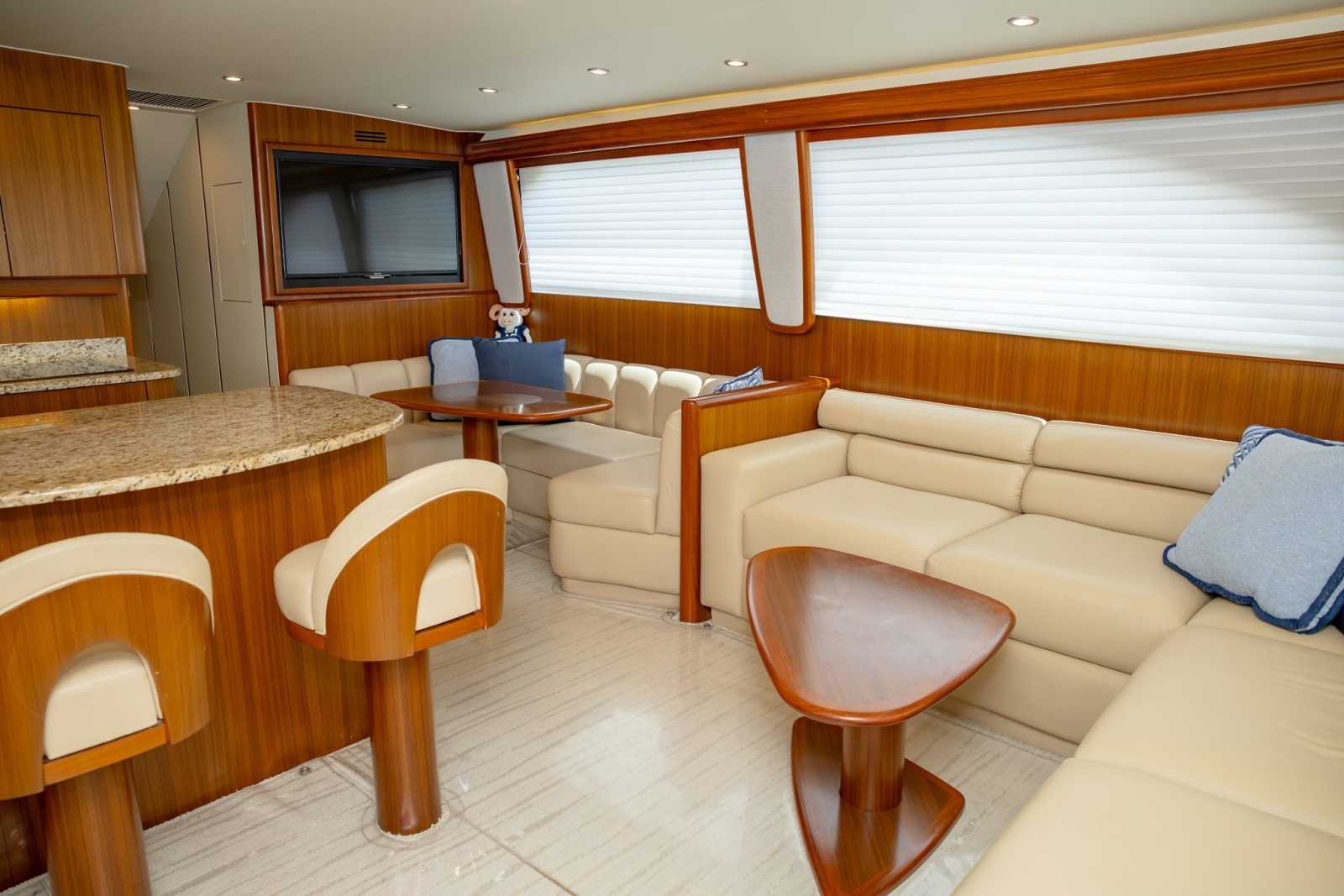 Viking 60 DEBS JEM - Salon & Dinette