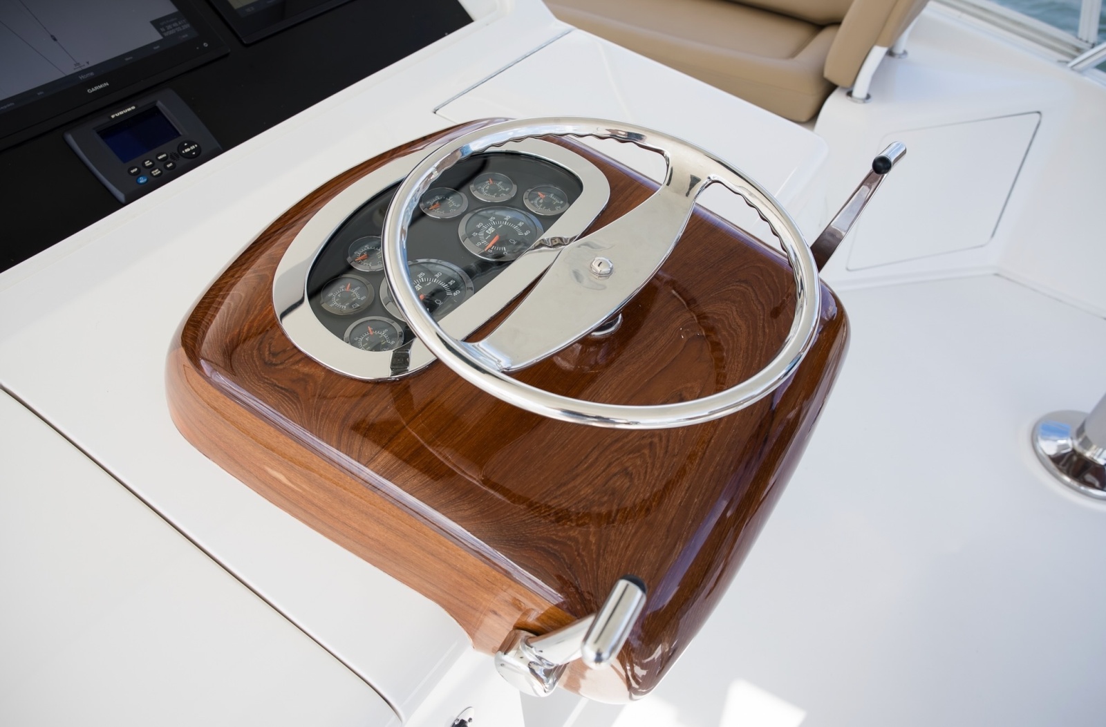 Viking 60 DEBS JEM - Helm