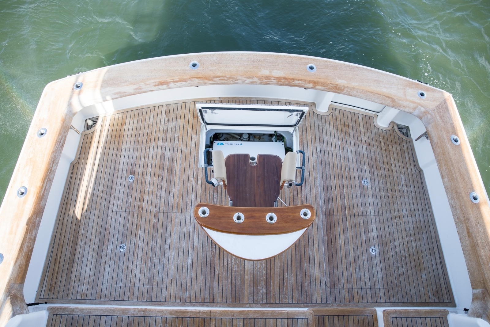 Viking 60 DEBS JEM - Cockpit