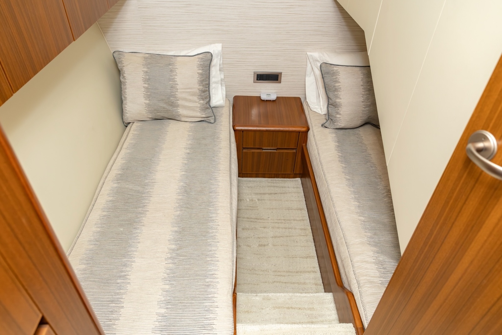 Viking 60 DEBS JEM - Guest Stateroom