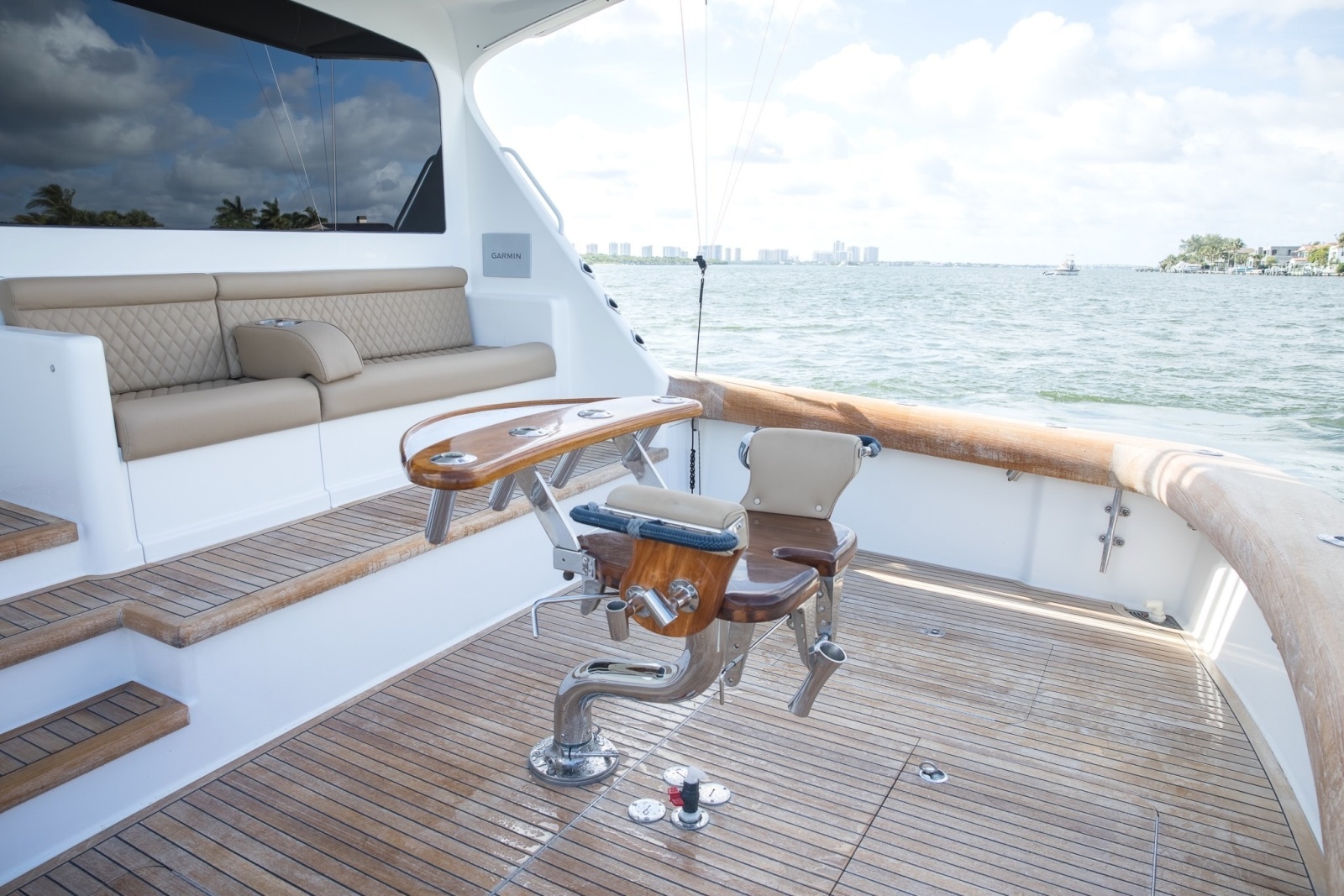 Viking 60 DEBS JEM - Cockpit