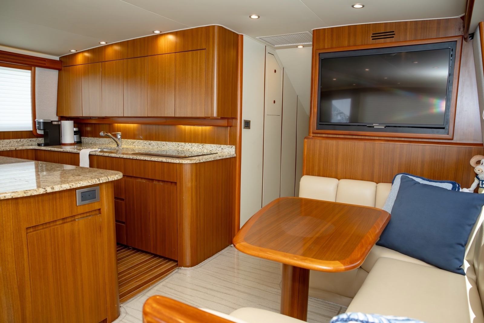 Viking 60 DEBS JEM - Dinette & Galley