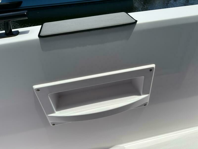 2021 Axopar 37 XC Cross Cabin Brabus