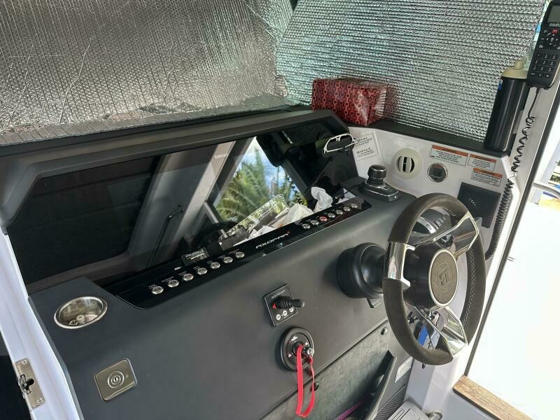 2021 Axopar 37 XC Cross Cabin Brabus