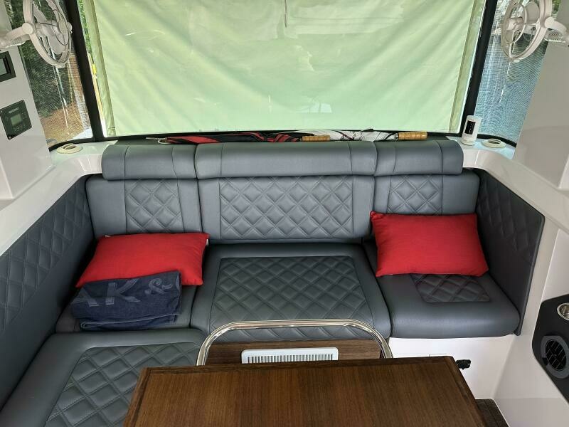 2021 Axopar 37 XC Cross Cabin Brabus