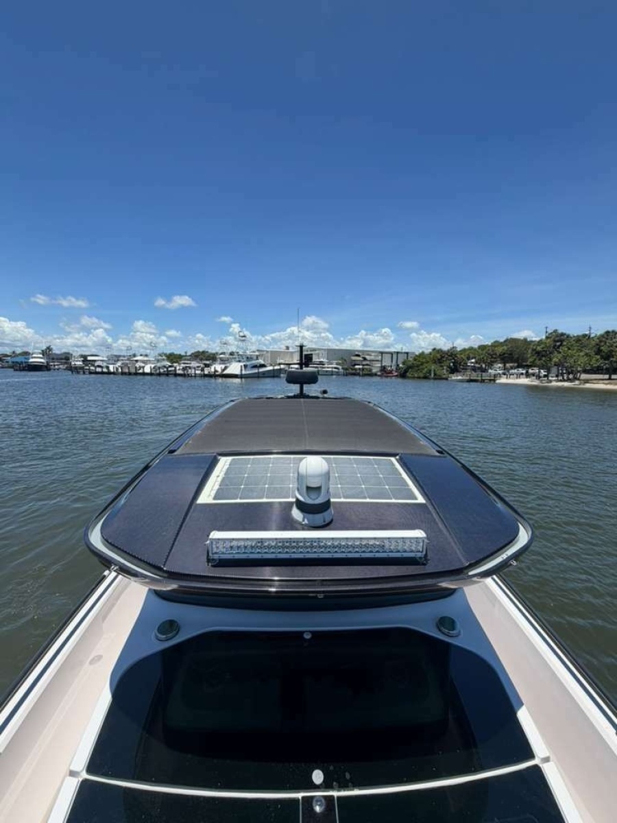 2021 Axopar 37 XC Cross Cabin Brabus