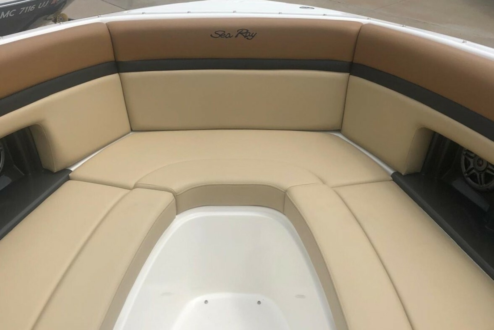 27ft Sea Ray Yacht For Sale