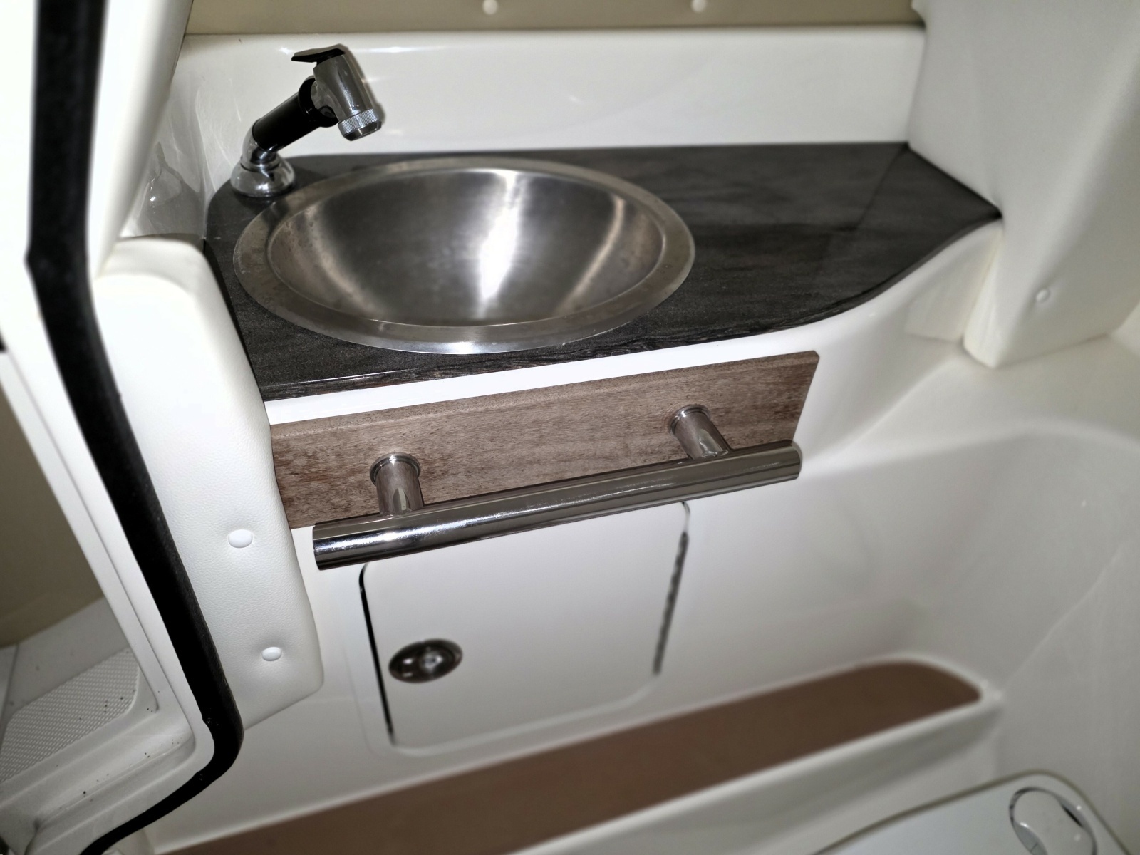 27ft Sea Ray Yacht For Sale