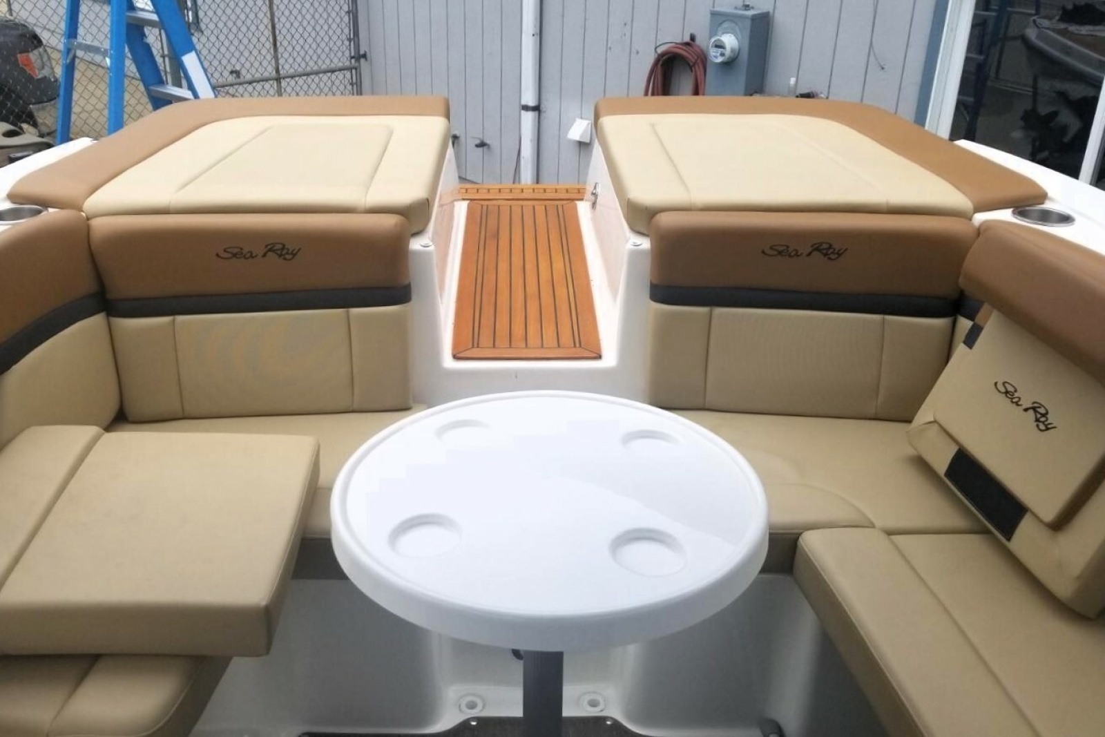27ft Sea Ray Yacht For Sale