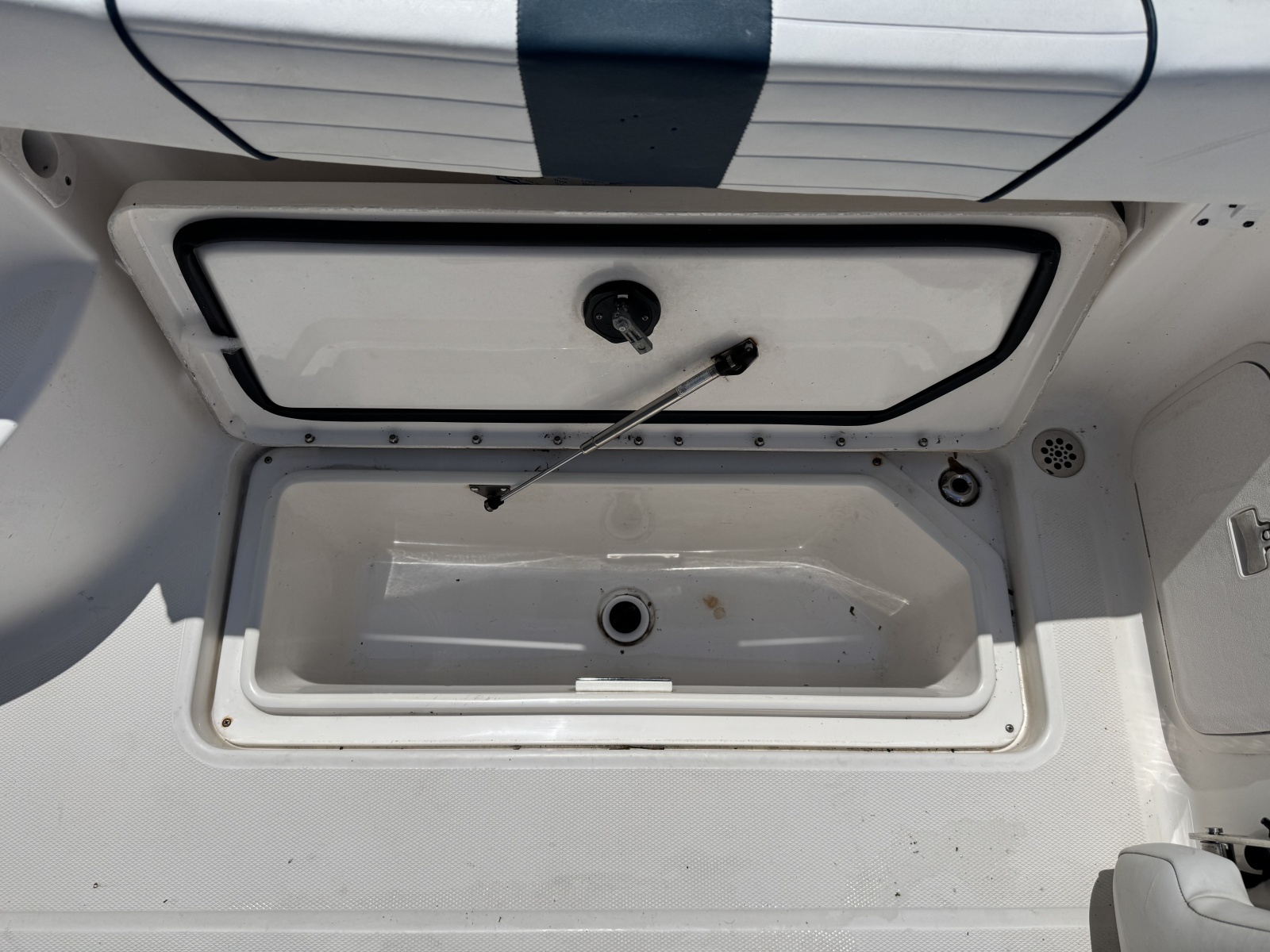 25ft Wellcraft Yacht For Sale