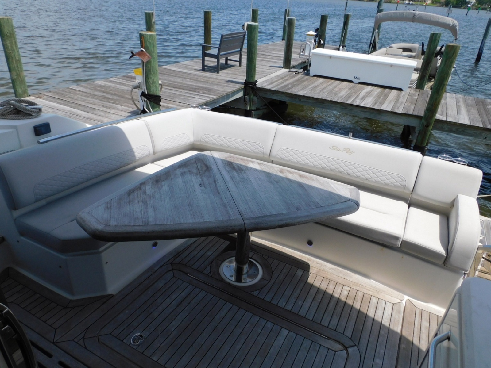 2019 Sea Ray 550L