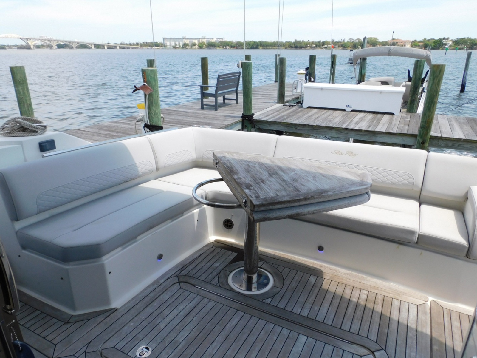 2019 Sea Ray 550L