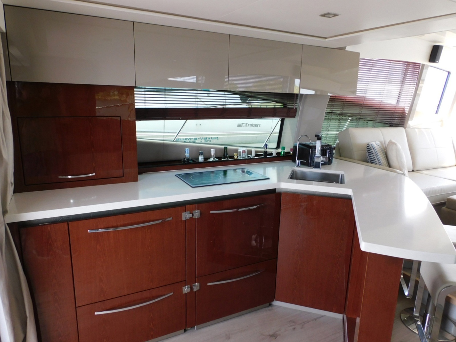 2019 Sea Ray 550L