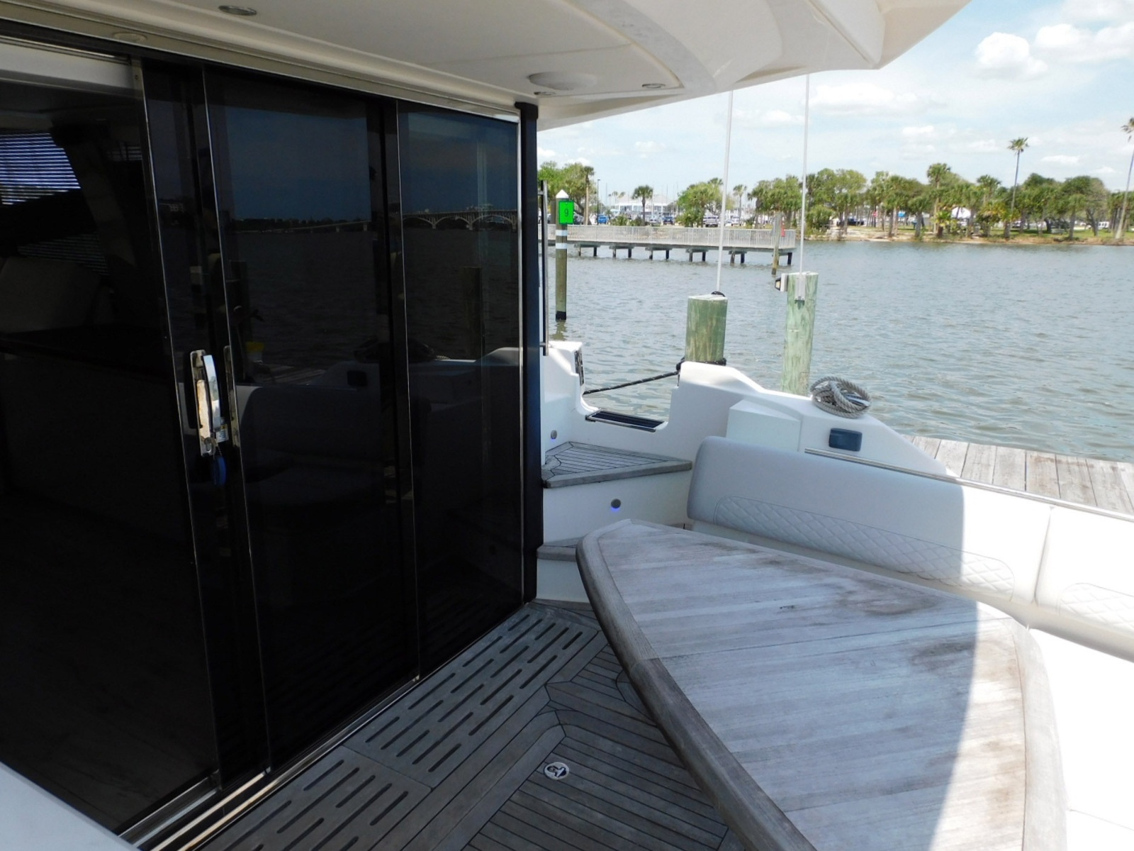 2019 Sea Ray 550L