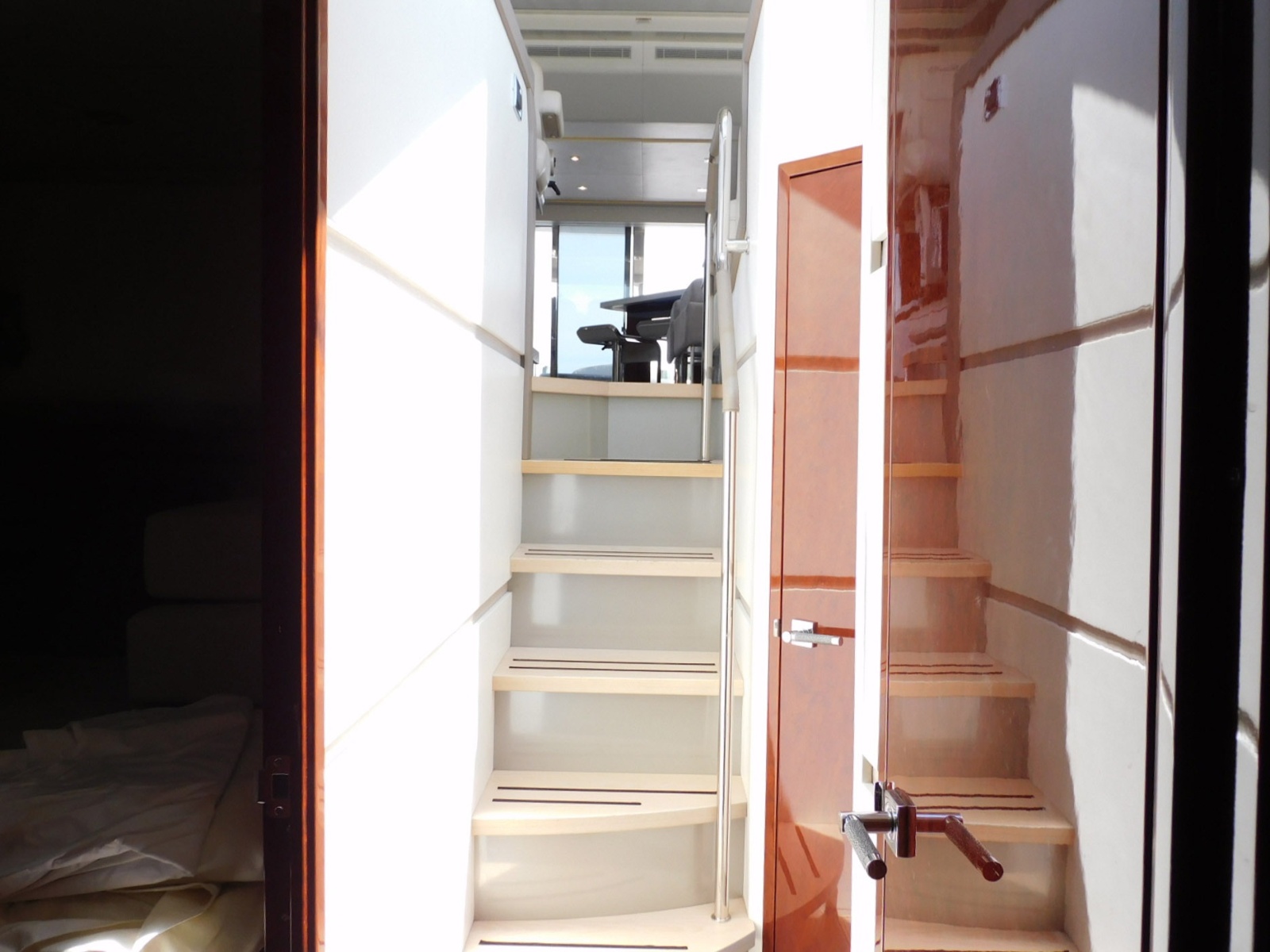2019 Sea Ray 550L