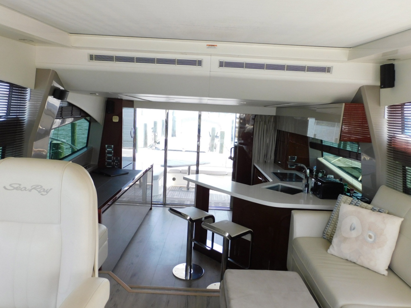2019 Sea Ray 550L