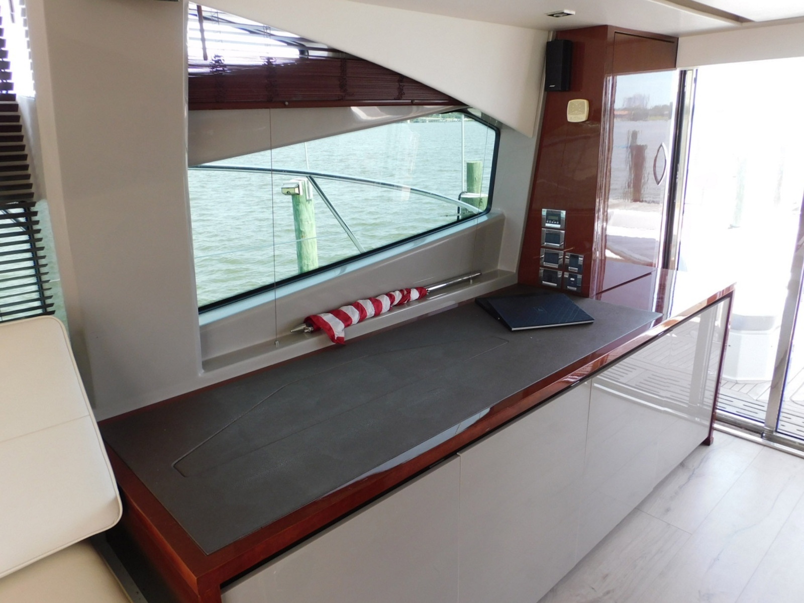 2019 Sea Ray 550L