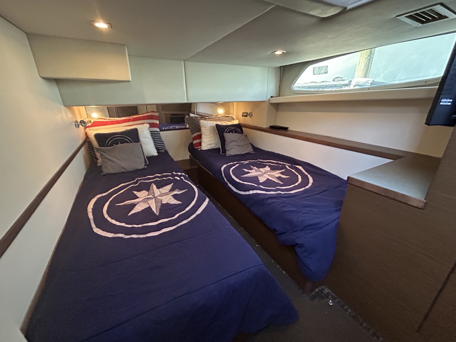 2012 Sea Ray 450 Sedan Bridge