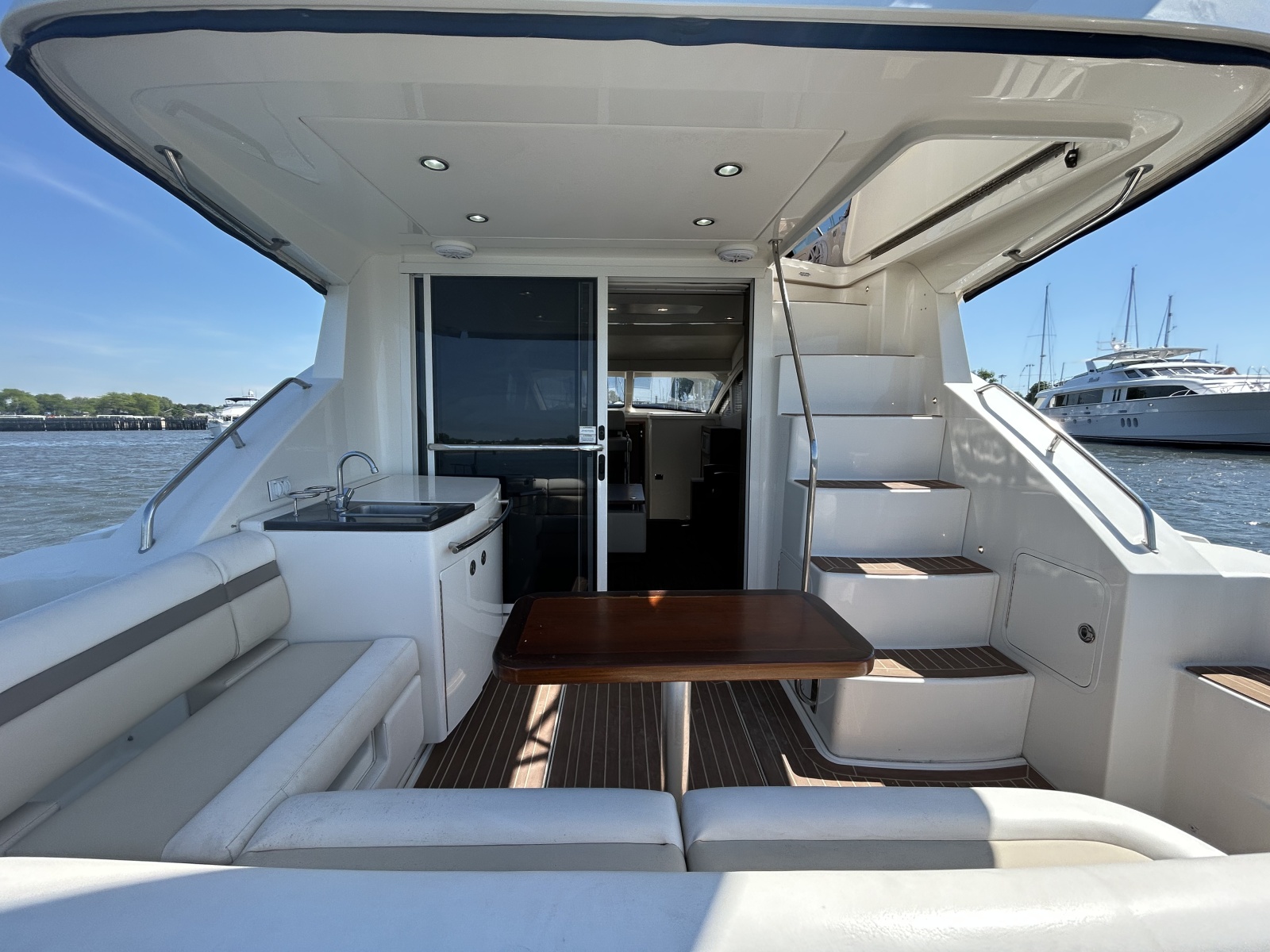 2012 Sea Ray 450 Sedan Bridge