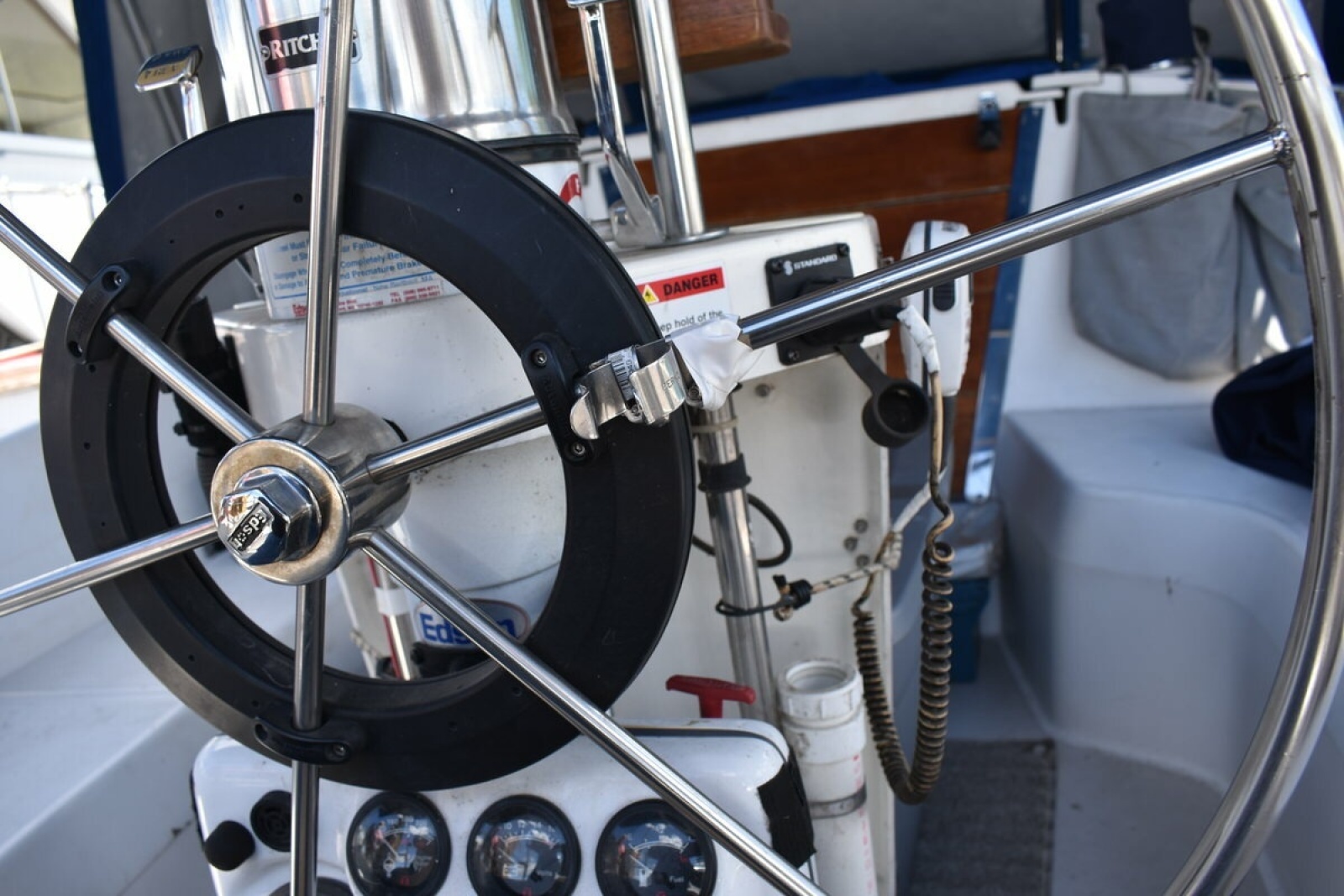Mezzaluna 31ft Catalina Yacht For Sale