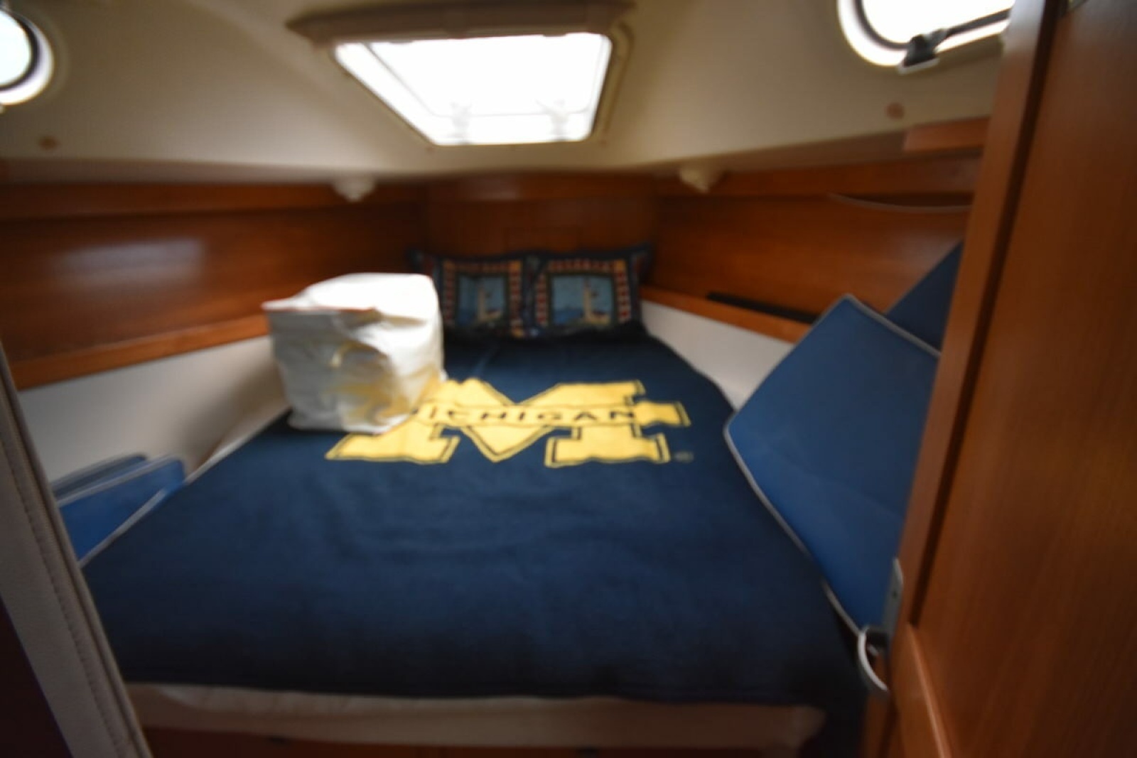 Mezzaluna 31ft Catalina Yacht For Sale