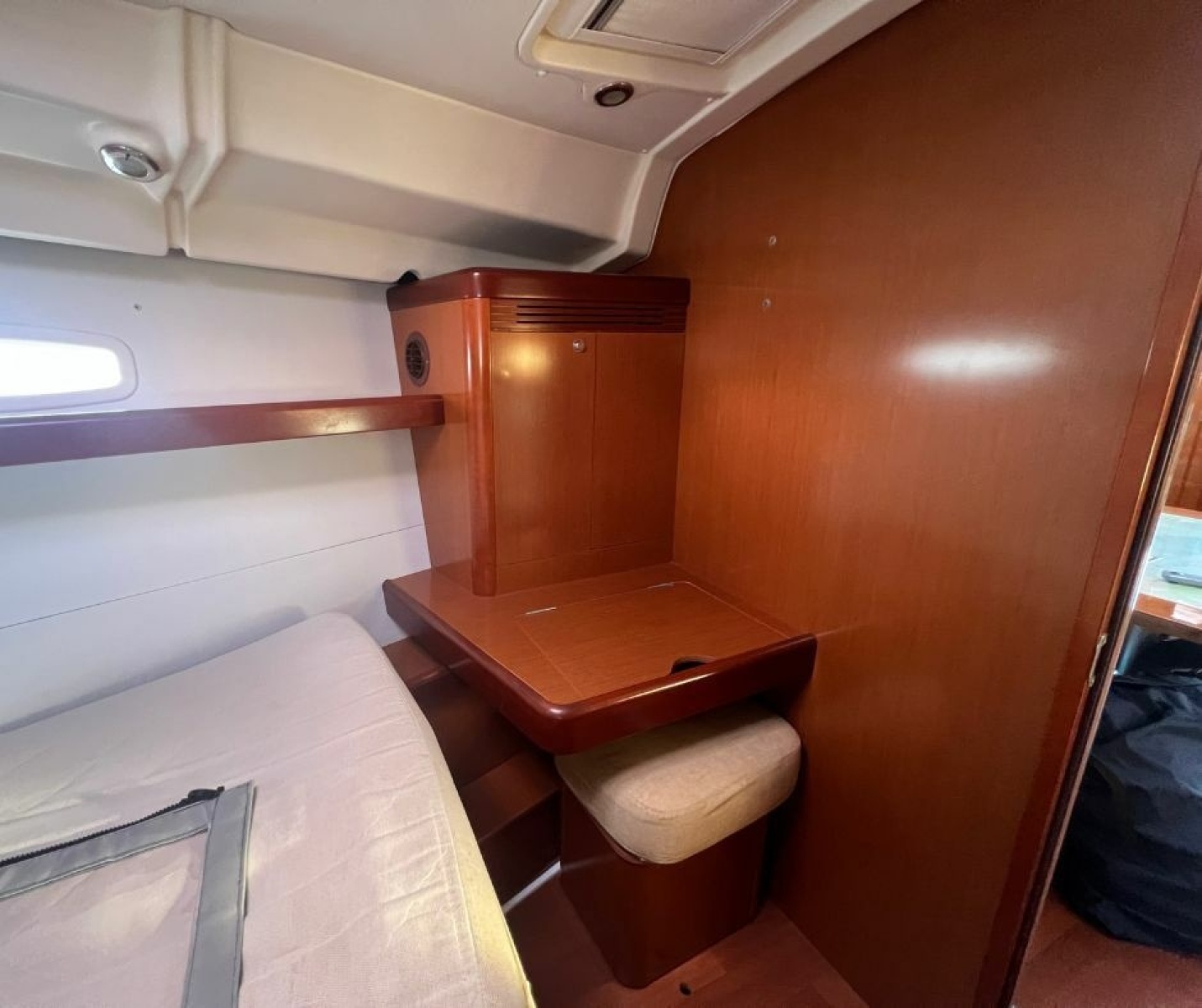 2011 Beneteau Oceanis 40